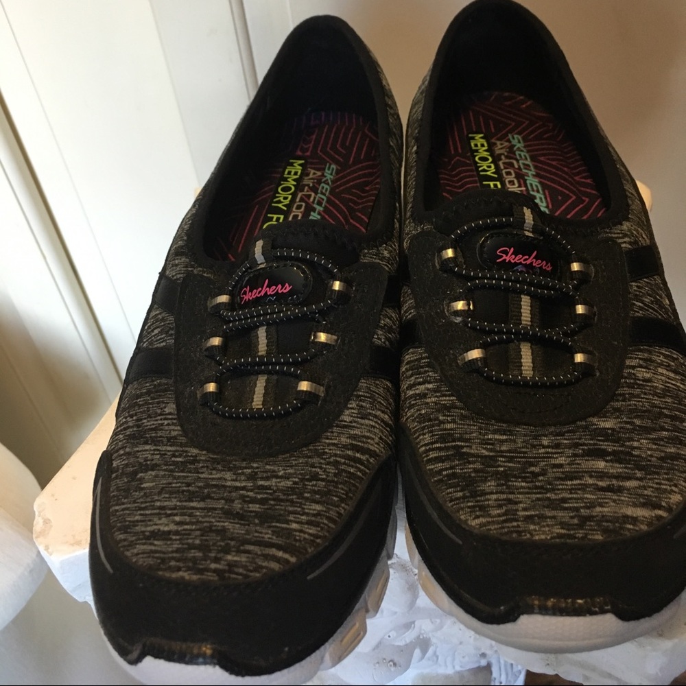 Skechers air cooled memory foam sneakers